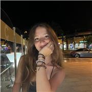 Universitaria impartisce lezioni di diverse materie