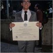 Soy Carlos Cifuentes, periodista y realizador de cine. Busco compartir mis conocimientos en redacción y lengua castellana. 