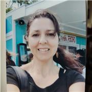 Insegnante di storia dell'arte con un forte interesse per l'arte contemporanea. Insegno anche disegno, scenografia e costume