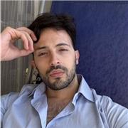 Laureato in Design della Comunicazione offre ripetizioni in materie grafiche, programmi Adobe e ripetizioni di Storia dell'Arte