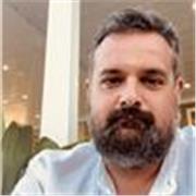 Laureato in Ingegneria Informatica impartisce lezioni di Informatica, Matematica e Fisica