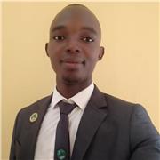 professeur particulier donnant des cours de soutient scolaire aux étudiants du primaire et au secondaire