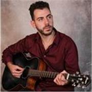 Cantante laureando al VMS, facoltà che nasce in Inghilterra specializzata nel canto e nel suo insegnamento, mette a disposizione, per lezioni online, le sue competenze in termini di tecnica vocale quali: respirazione, sostegno ed emissione, e nei vari sti