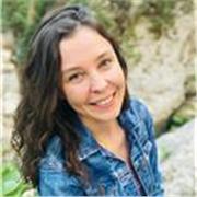 Profesora titulada en español para extranjeros con más de 14 años de experiencia. Imparto clases de forma online.