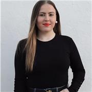 Profesora imparte clases a niños desde infantil a 2 de la eso