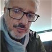 ho studiato in svizzera e tramite il mio lavoro ho avuto progetti in tutto il mondo e cosi ho imparato le lingue!