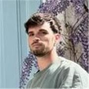 Especialista en Gestión Estratégica de Diseño -Gerenciamiento de Proyecto y de Diseño / Diseñador Gráfico UBA