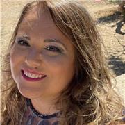 Laureata in giurisprudenza,con maturità scientifica e con decennale esperienza nelle ripetizioni e recupero scolastico, impartisce lezioni di italiano, diritto, matematica, scienze, storia, geografia