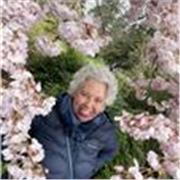 Englischlehrer, der Kinder und Erwachsene jeden Alters unterrichtet