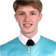 ¡Hola! Soy Markel, tengo 25 años y soy graduado en Educación Infantil y Educación Primaria.