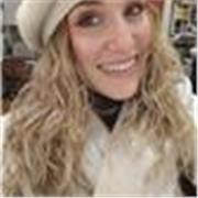 Apasionada por enseñar a amar las lenguas a través de compartir. 