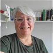 Profesora con más de 35 años de experiencia en enseñanza de inglés a extranjeros. Tutora online por más de 15 años