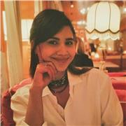 Profesora de inglés entusiasta y apasionada por infundir confianza