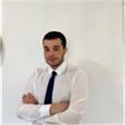 Profesor con experiencia en todas las materias, especializado en inglés e italiano. Clases adaptadas al nivel de cada estudiante.