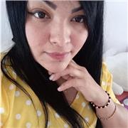 Soy profesora de español puedo enseñarte enseñan español a los estudiantes, tanto en España como en otros países. El énfasis se pone en leer, hablar, escuchar y escribir. Los profesores de español como lengua