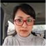 Profesora de contabilidad imparte clases a jóvenes de primeros ciclos de la carrera