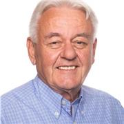 Seit 17 Jahren langjähriger NHL mit viel Erfahrung hilft weiter von Klasse 5 bis zum Master-Stuidium