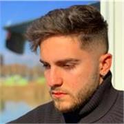 Insegnante con una competenza proficiency/nativo in inglese, accreditato da Cambridge (C2) e TOEFL IBT (99). Ho fatto la mia laurea in inglese, insieme alle esperienze precedenti come insegnante per tutti i livelli