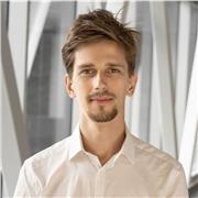 Professeur récemment diplômé d'un doctorat en microbiologie et immunologie de l'Université de Montréal.