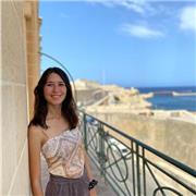 Profesora de lengua y literatura que imparte clases online