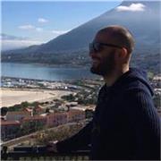 Laureato in lettere classiche e specializzato in italianistica