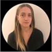 Profesora de Ingles. Graduada en derecho