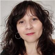 Actriz y facilitadora, profesora de Actuación, técnica vocal, oratoria y comunicación