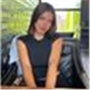 Estudiante alegre, dulce y con especial amor por los niños.