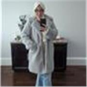 I would describe myself as bubbly, fun and very easy to get along with. My lessons are aimed at new English speakers.