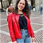 Da sempre appassionata della lingua italiana e della letteratura, mi piacerebbe aiutare a trasmettere la stessa passione. 