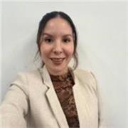 Me defino como una persona que tiene la capacidad de aprender y sobre todo de emplear mis conocimientos hacia otras personas 