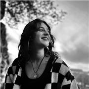 Jeune etudiante billingue en espagnole, qui possède un tres bon niveau en Anglais et dans les autres matieres classiques du schéma scolaire. Je propose tant bien des cours d'espagnol pour tous niveaux ,que du soutient scolaire pour toute matières jusqu'au