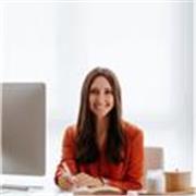 Profesora de diseño gráfico especializada en branding y packaging para estudiantes universitarios o de formación profesional