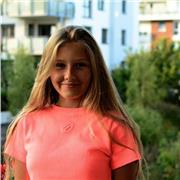 Schülerin unterrichtet Mathe 1.-8. Klasse