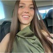 Ripetizioni di inglese e aiuto compiti.
Diplomata al liceo linguistico con certificazione C1