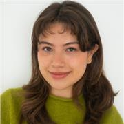 Hi! Iโm Ale, a designer who lives with her head full of ideas and her hands always ready to create something new.