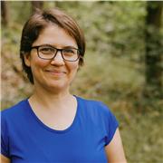 Englischlehrerin mit bilingualem Studium und internationaler Berufserfahrung, ausgebildete Trainerin.