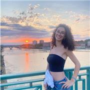 Positiva, alegre, paciente, ocurrente, creativa, organizada y comprometida. Niños TDAH, problemas de aprendizaje y repaso materias