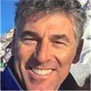 Professeur d'anglais dynamique et créatif disponible pour des cours particuliers individuels à domicile et pour des groupes dans une petite ou grande entreprise.