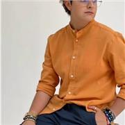 Profesora de peluquería, con 10 años de experiencia en el sector.