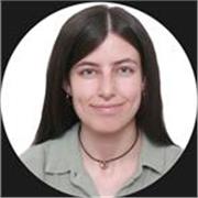 Profesora particular de inglés y cantante con experiencia.