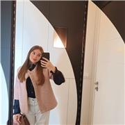 Offro supporto nello svolgimento dei compiti e nello studio, con pazienza e metodo adatto alle esigenze di ciascun ragazzo.