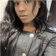 Étudiante en biologie ayant un master 2 en biologie santé