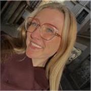 Profesora de inglés con más de 10 años de experiencia. 