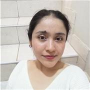 Profesora de Historia imparte clases para estudiantes de toda edad