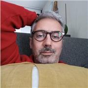 Professeur des écoles spécialisée dans la prise en charge des enfants en difficultés, j'enseigne diverses disciplines du collège