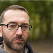 Come architetto, designer e artista posso aiutarti ad imparare disegno, pittura, storia dell'arte e del design.