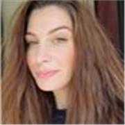 Multilingual English tutor, journalism background, helping students improve grammar, vocabulary and conversational confidence