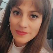 Nativa de español, para todas las edades. Profesional y sería.