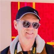 Professeur d'origine anglaise avec 30 ans d'expérience, offre des cours particuliers à toutes sortes d'élève ,qu'il soit collégien, lycéen préparant le bac ou des élèves qui ont envie de faire des progrès dans la langue de Shakespeare.